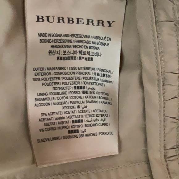 Burberry  Authentic New  Raincoat - Picture 13 of 15
